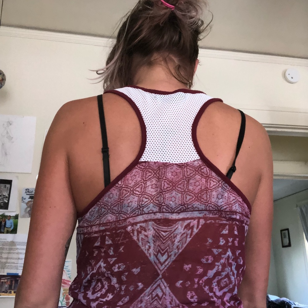 Elephant Razorback yoga shirt - Picture 2 of 4